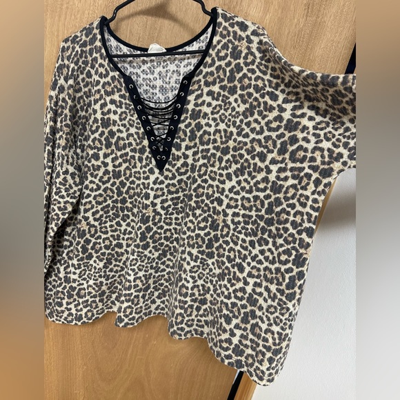 Leopard Top - Picture 2 of 2